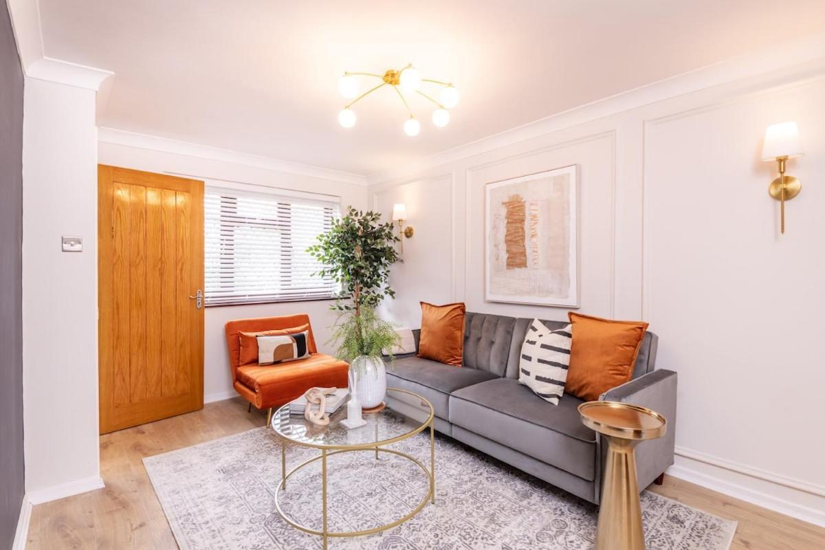 Holiday home Stunning 2 Bed House Near Solihull For Long - 10 Mins From Nec Hs2 Bhx *