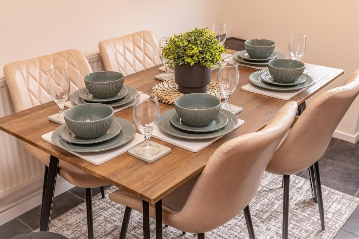 Holiday home Stunning 2 Bed House Near Solihull For Long - 10 Mins From Nec Hs2 Bhx Birmingham